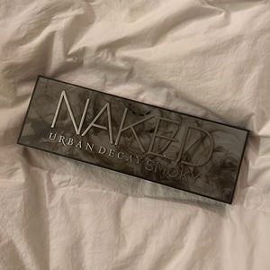 Urban Decay Naked Smoky Palette